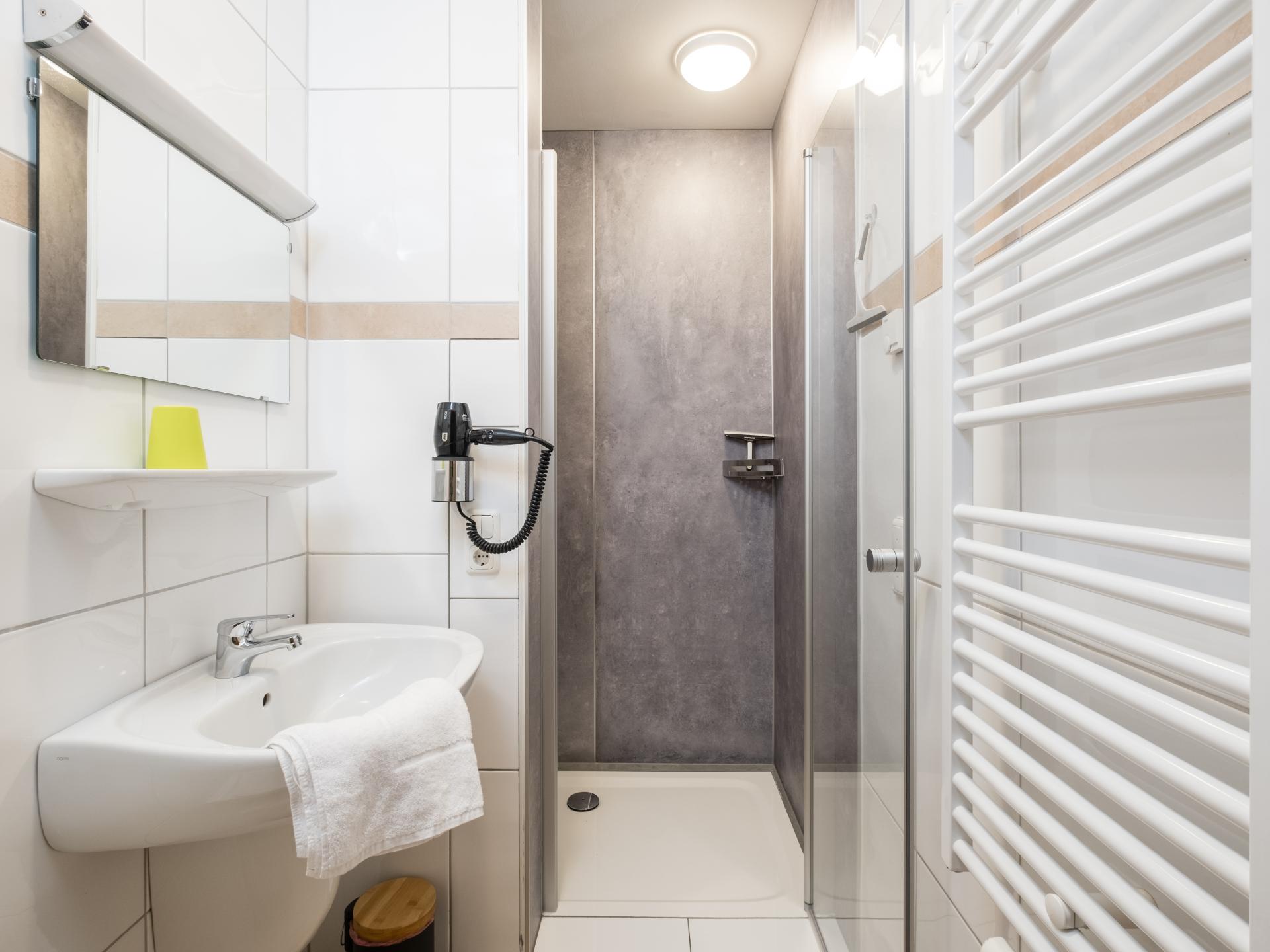 Prachtig 8-persoons appartement direct aan de piste in Saalbach - foto 24