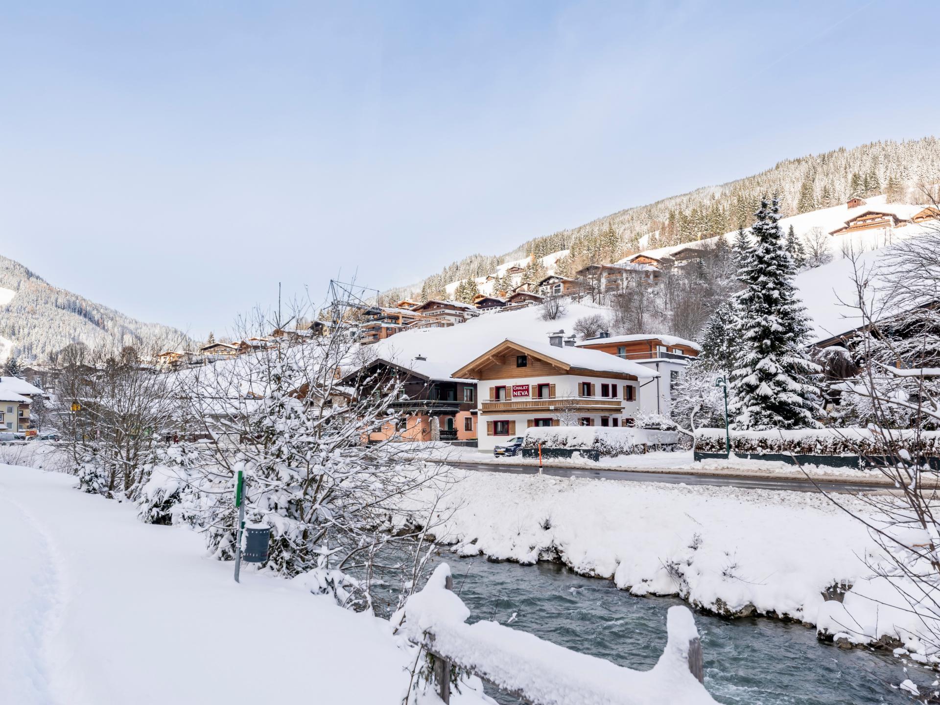 Luxe chalet voor 20 personen met sauna, direct aan de piste in Saalbach - foto 57