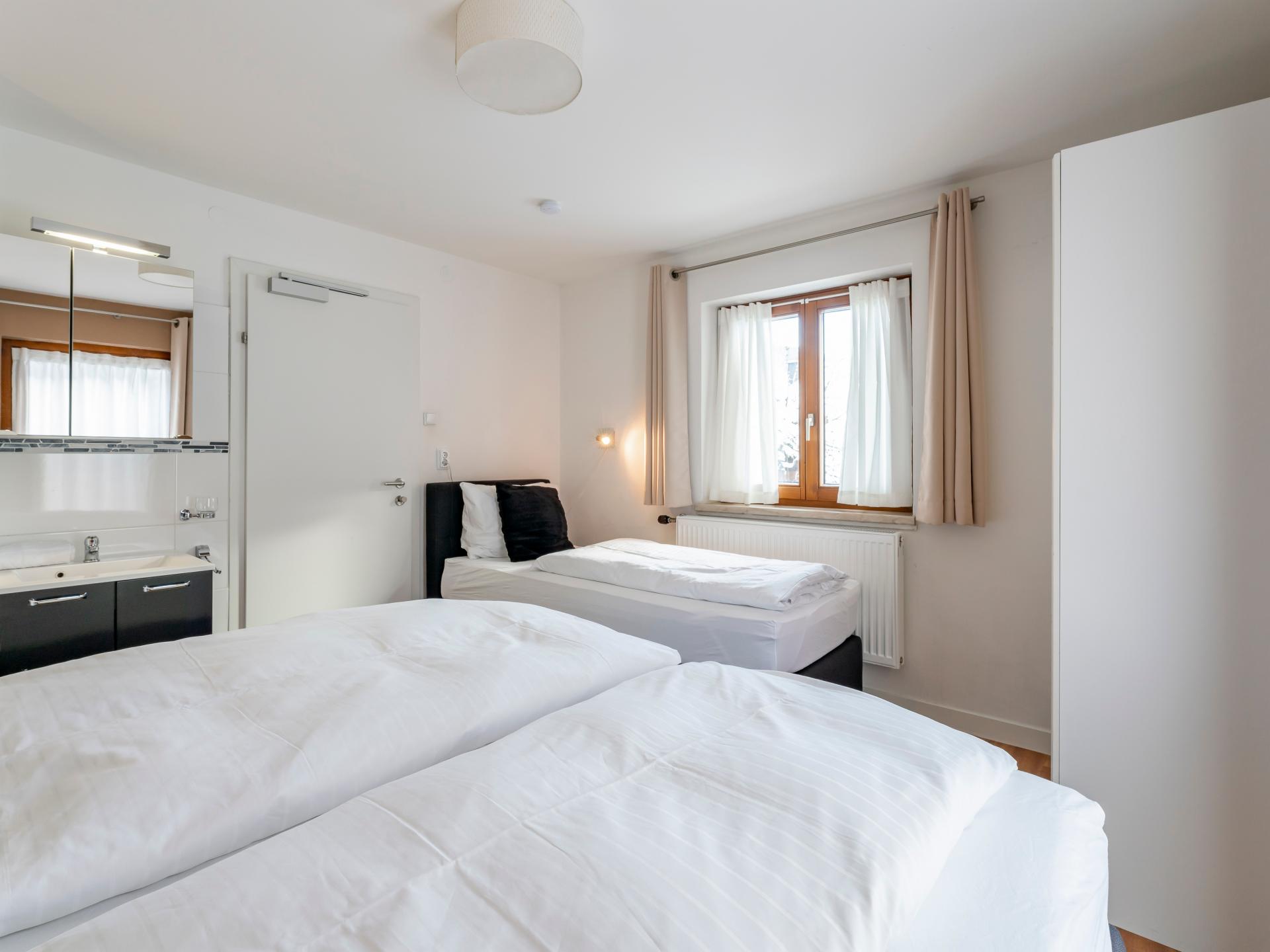 Luxe chalet voor 20 personen met sauna, direct aan de piste in Saalbach - foto 27