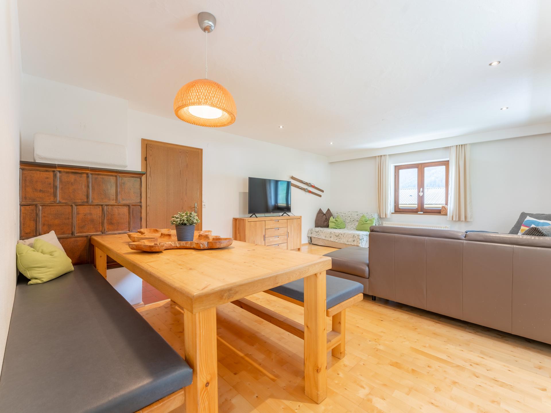 Centraal gelegen vakantiehuis in Krimml met uitzicht op de watervallen - foto 6