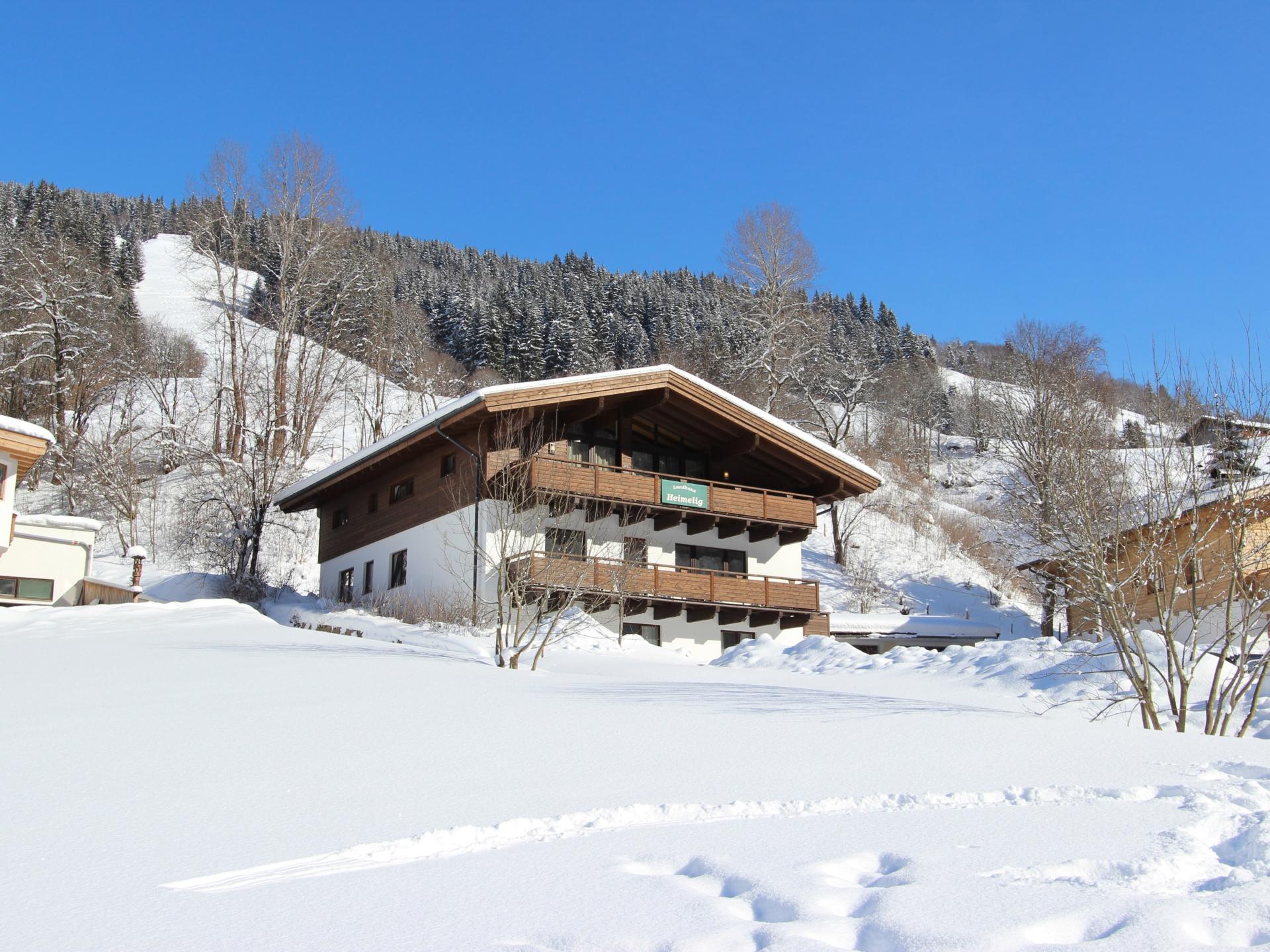 Luxe groepsaccommodatie met sauna voor 18 personen direct aan de piste in Saalbach - foto 45