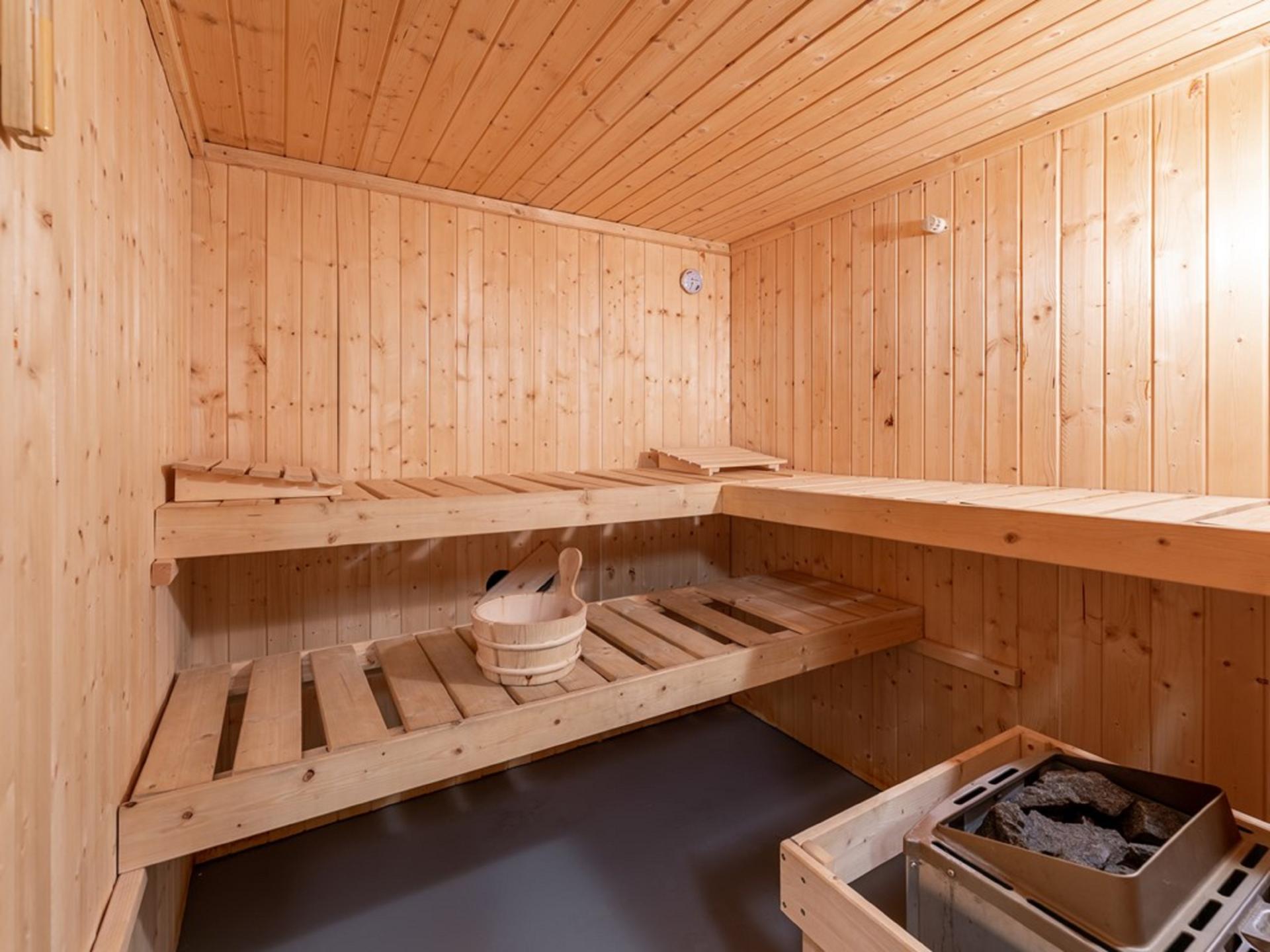 Luxe groepsaccommodatie met sauna voor 18 personen direct aan de piste in Saalbach - foto 39