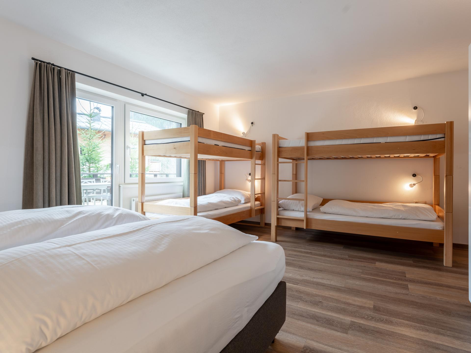 Luxe groepsaccommodatie met sauna voor 18 personen direct aan de piste in Saalbach - foto 34
