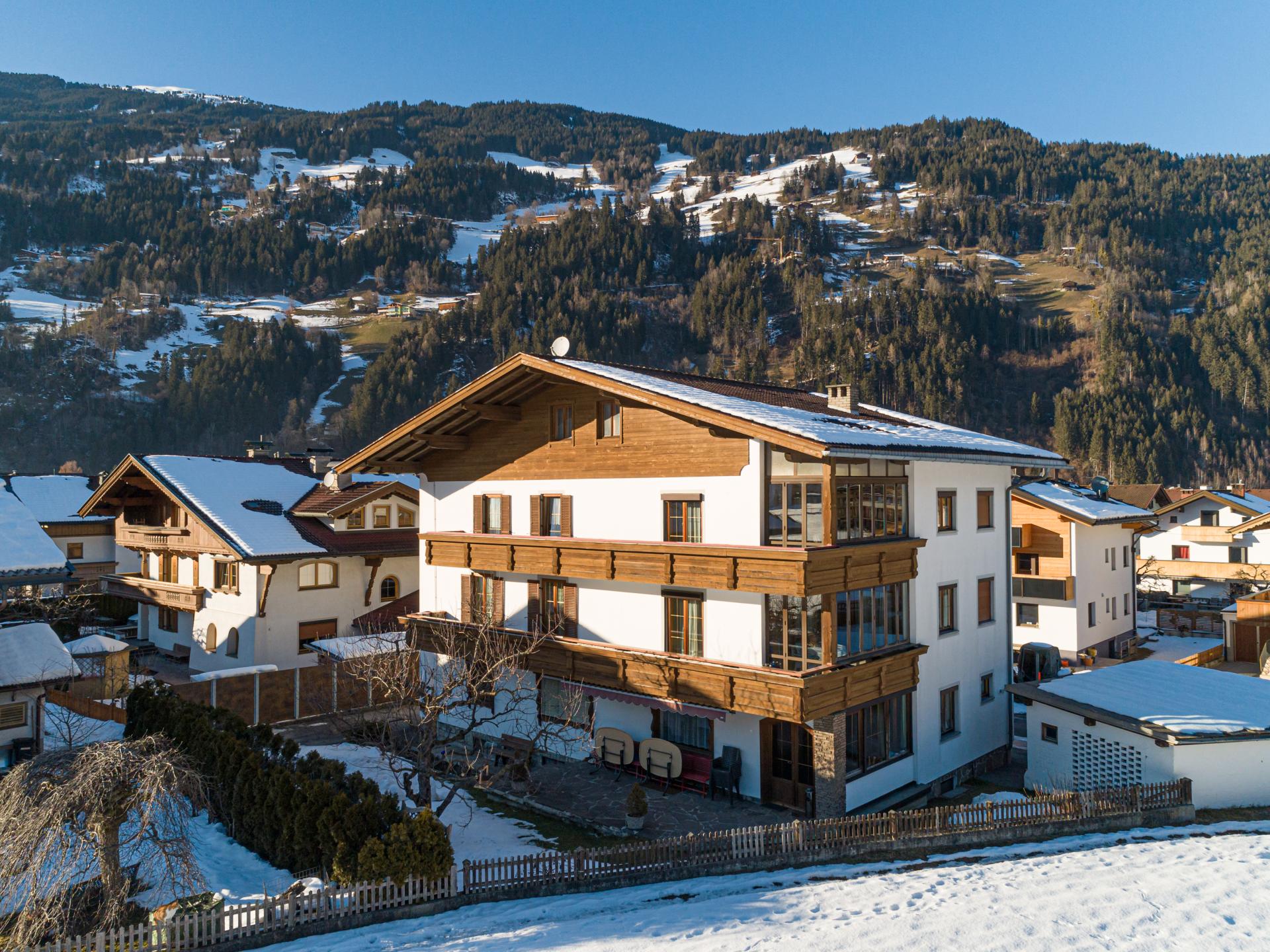 Ruim Tirools groepsverblijf voor 20 personen aan de piste in Zell am Ziller - foto 43