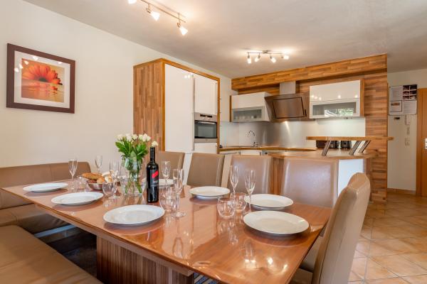 Op 650 m van de piste: ruim chalet voor 10 personen in Saalbach-Hinterglemm - thumbnail 6