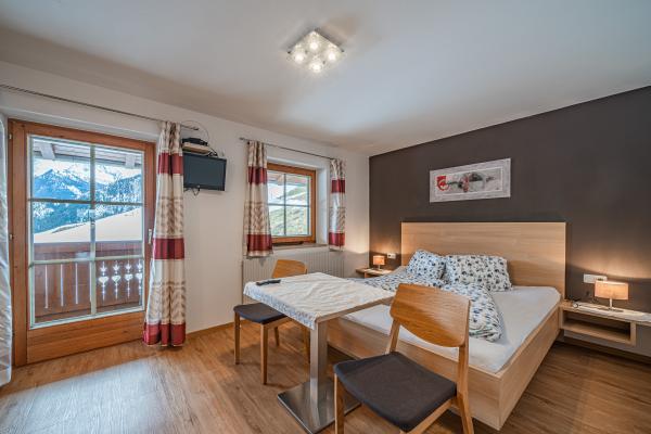 Authentiek appartement op boerderij, direct aan de skipiste in Wald im Pinzgau - thumbnail 2