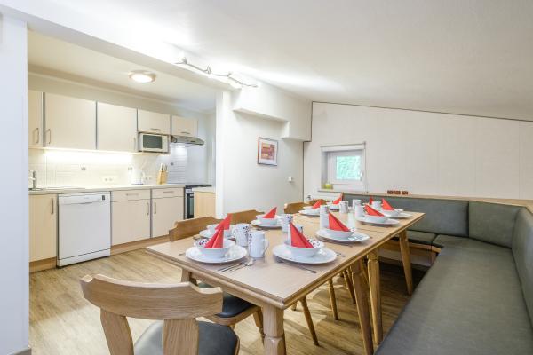 Ruim appartement aan de piste met sauna voor 10 personen in Saalbach - thumbnail 2