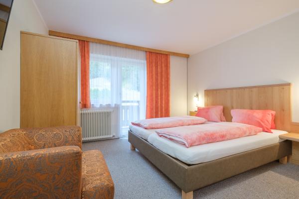 Ruim appartement aan de piste met sauna voor 10 personen in Saalbach - thumbnail 5