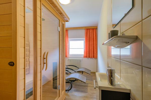 Ruim appartement aan de piste met sauna voor 10 personen in Saalbach - thumbnail 6