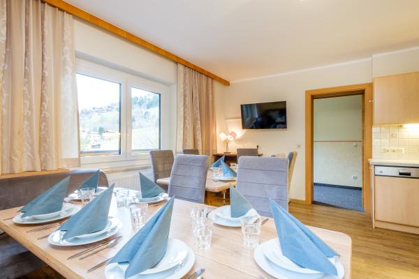 Ruim appartement voor 12 personen direct aan de skipiste in Saalbach - thumbnail 3