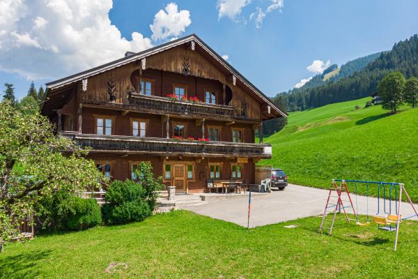 Vrijstaand groepshuis voor 20 personen op een boerderij bij Brixen im Thale - thumbnail 1