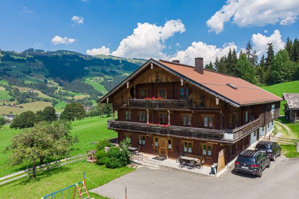 Vrijstaand groepshuis voor 20 personen op een boerderij bij Brixen im Thale - thumbnail 6