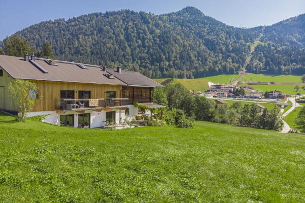 6-persoons appartement in Itter direct aan de piste - thumbnail 1