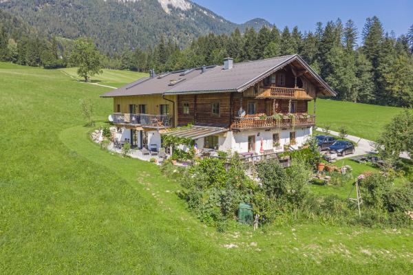 Vakantiehuis met 3 appartementen op 200m van de skilift in Itter - thumbnail 1
