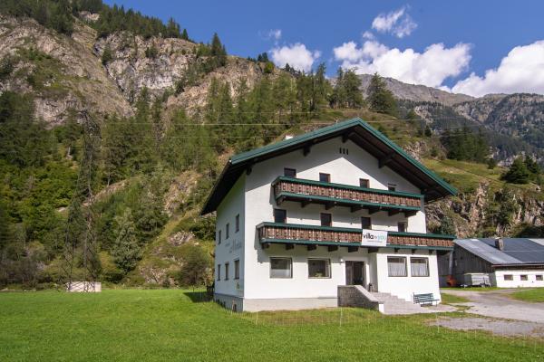 Ruim vrijstaand huis voor 20 personen aan de piste in Längenfeld - thumbnail 1