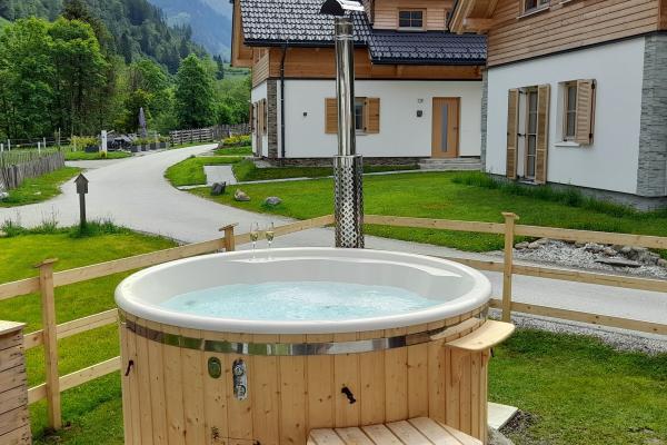 Luxe chalet met sauna en hottub op 50m van de skilift in Steiermark - thumbnail 2