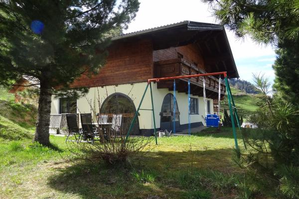 Vrijstaand wellness chalet met panoramisch uitzicht in hartje Grossarl - thumbnail 1