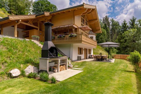 Vrijstaand chalet voor 14 personen aan de piste in Saalbach-Hinterglemm - thumbnail 1