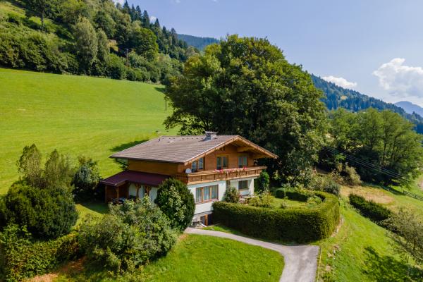 Vrijstaand groepenchalet voor 20 personen in Piesendorf, Salzburgerland - thumbnail 1