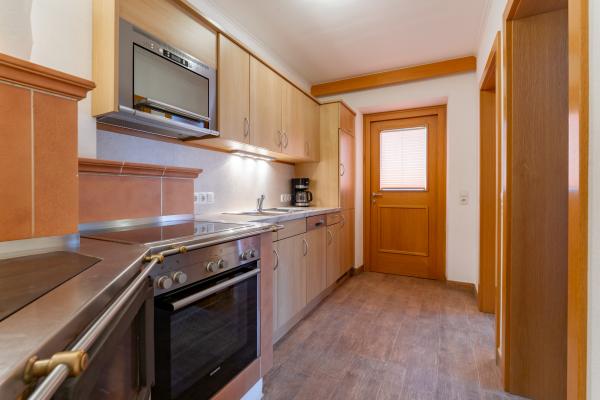 Authentiek vakantiehuis aan de piste in Saalbach met privé-sauna voor 11 personen - thumbnail 5