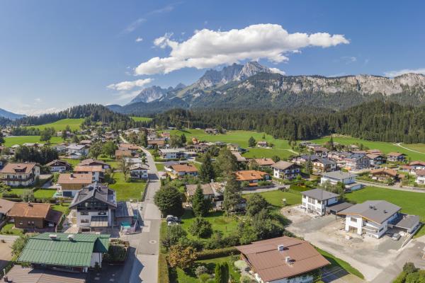 Rustiek Tirools verblijf voor 8 personen aan de piste in St. Johann - thumbnail 1