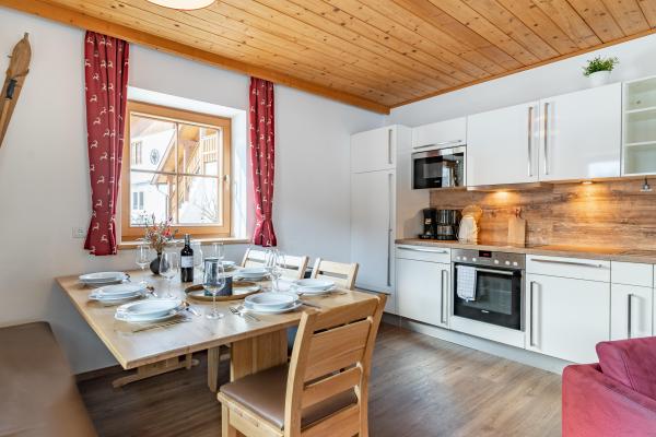Luxe chalet voor 35 personen aan de piste in Saalbach-Hinterglemm - thumbnail 4