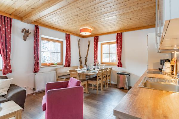 Ruim appartement direct aan de piste in Saalbach-Hinterglemm voor 10 personen - thumbnail 6