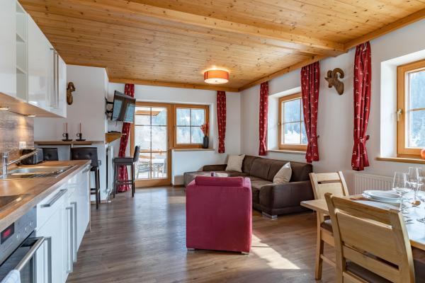 Ruim appartement direct aan de piste in Saalbach-Hinterglemm voor 10 personen - thumbnail 3