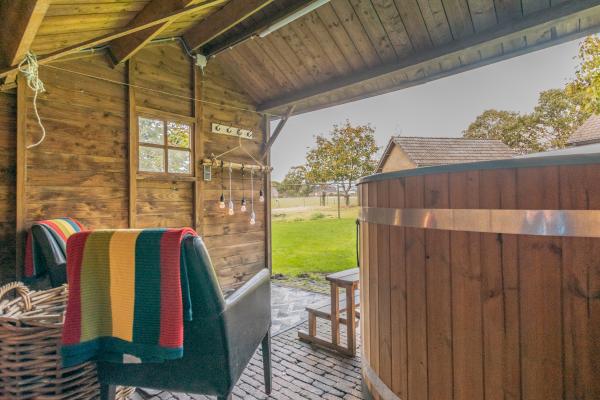 Luxe vrijstaande boerderijvilla met hottub, 12 pers., hottub, Efteling dichtbij - thumbnail 3