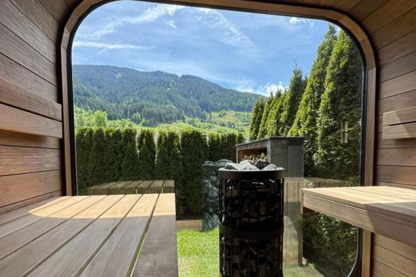 Aan de piste: Luxe vakantiehuis met buitensauna in Leogang - thumbnail 2