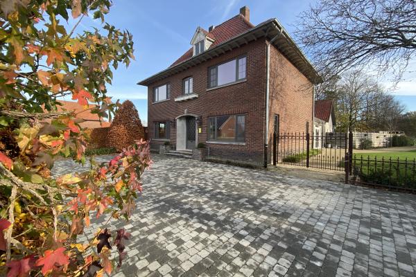 14-persoons vakantiehuis in centrum van Peer met grote tuin - thumbnail 1