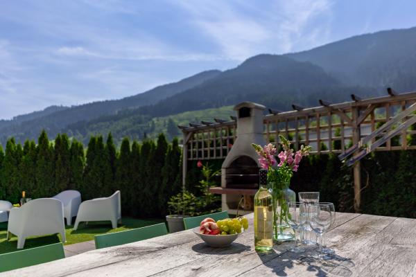 Ruim vakantiehuis voor 14 personen met sauna en tuin, direct aan de piste in Leogang - thumbnail 2