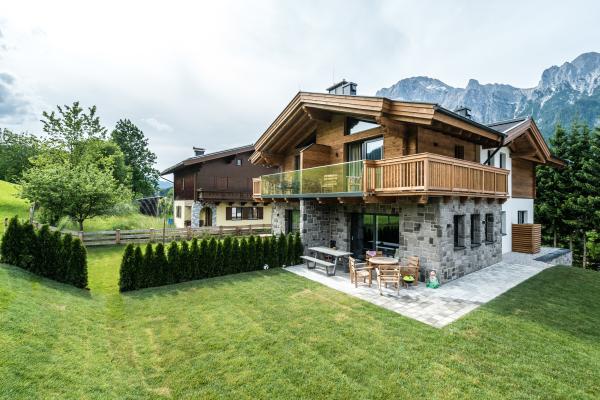 Luxe vakantiehuis voor 11 personen met privésauna en tuin in Leogang - thumbnail 1