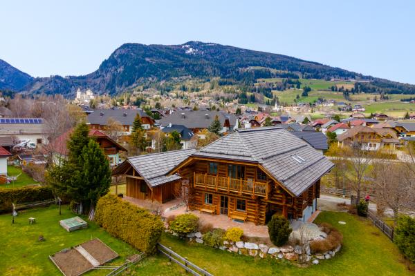 Authentiek boomstammenhuis voor 19 personen met sauna in Mauterndorf - thumbnail 1