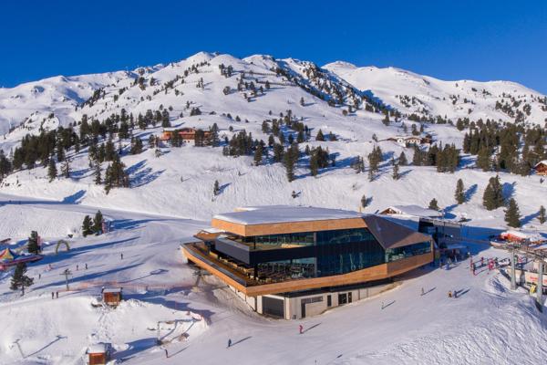 Ski-in ski-out loft in Kaltenbach met sauna, terras en bergzicht - thumbnail 1