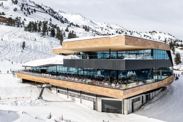 Ski-in ski-out chalet met panoramasauna in Kaltenbach - thumbnail 1