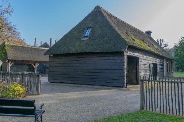 2 luxe vakantiehuizen aan de bosrand voor 24 personen bij Breda - thumbnail 4