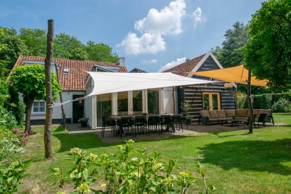 Monumentaal vakantiehuis met omheinde tuin in hartje Oosterhout - thumbnail 2
