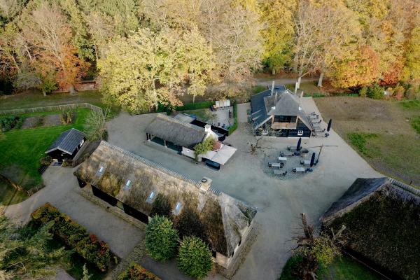 Sfeervolle rietgedekte boerderij voor 16 personen in bosrijk Ulvenhout - thumbnail 3