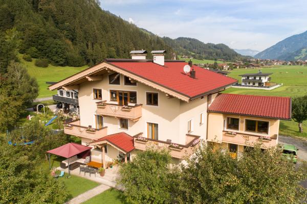 8-persoons vakantiehuis aan de piste in Aschau im Zillertal - thumbnail 1