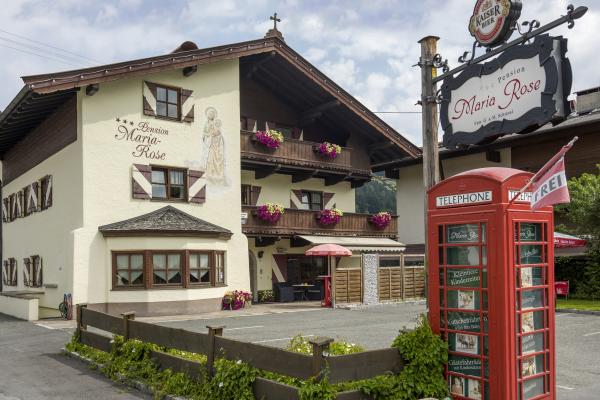 Ruim groepshuis voor 26 personen direct aan de piste in Kirchberg in Tirol - thumbnail 1