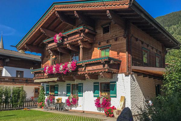 5-persoons appartement aan de piste in centrum Bramberg am Wildkogel - thumbnail 1