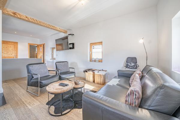 Vrijstaand chalet in Kirchberg met terras, 20m van skilift en loopafstand centrum - thumbnail 2