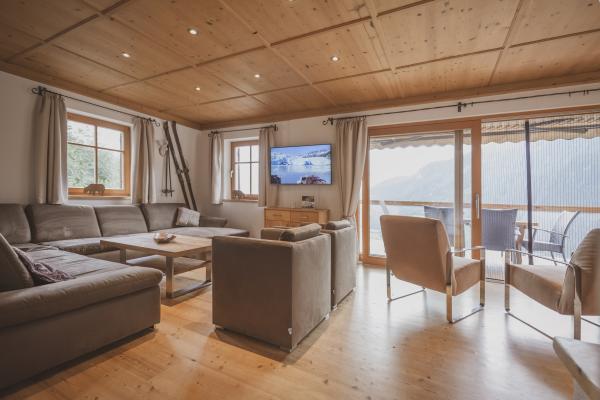 Chalet direct aan de piste met sauna en panoramisch uitzicht op de Zillertal Arena - thumbnail 3
