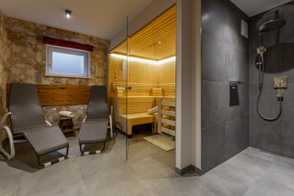 Luxe chalet met sauna en uitzicht, 200m van skilift in Leogang - thumbnail 3