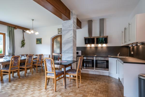 Groepsappartement voor 24 personen aan de bosrand bij het skigebied - thumbnail 5