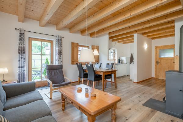 Knus chalet voor 4 personen in Mauterndorf, direct aan de skipiste - thumbnail 2
