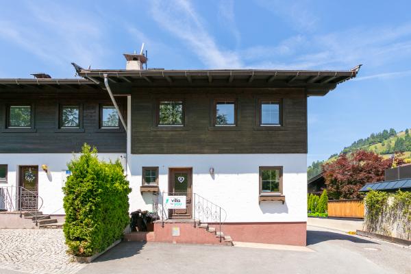 Sfeervol vakantiehuis voor 10 personen direct aan de piste in Kirchberg - thumbnail 1