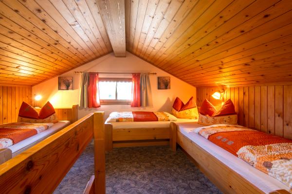 Vrijstaand chalet in Bürserberg met panoramisch bergzicht op 1000m hoogte - thumbnail 6