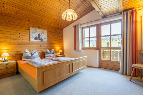 Vrijstaand chalet in Bürserberg met panoramisch bergzicht op 1000m hoogte - thumbnail 4